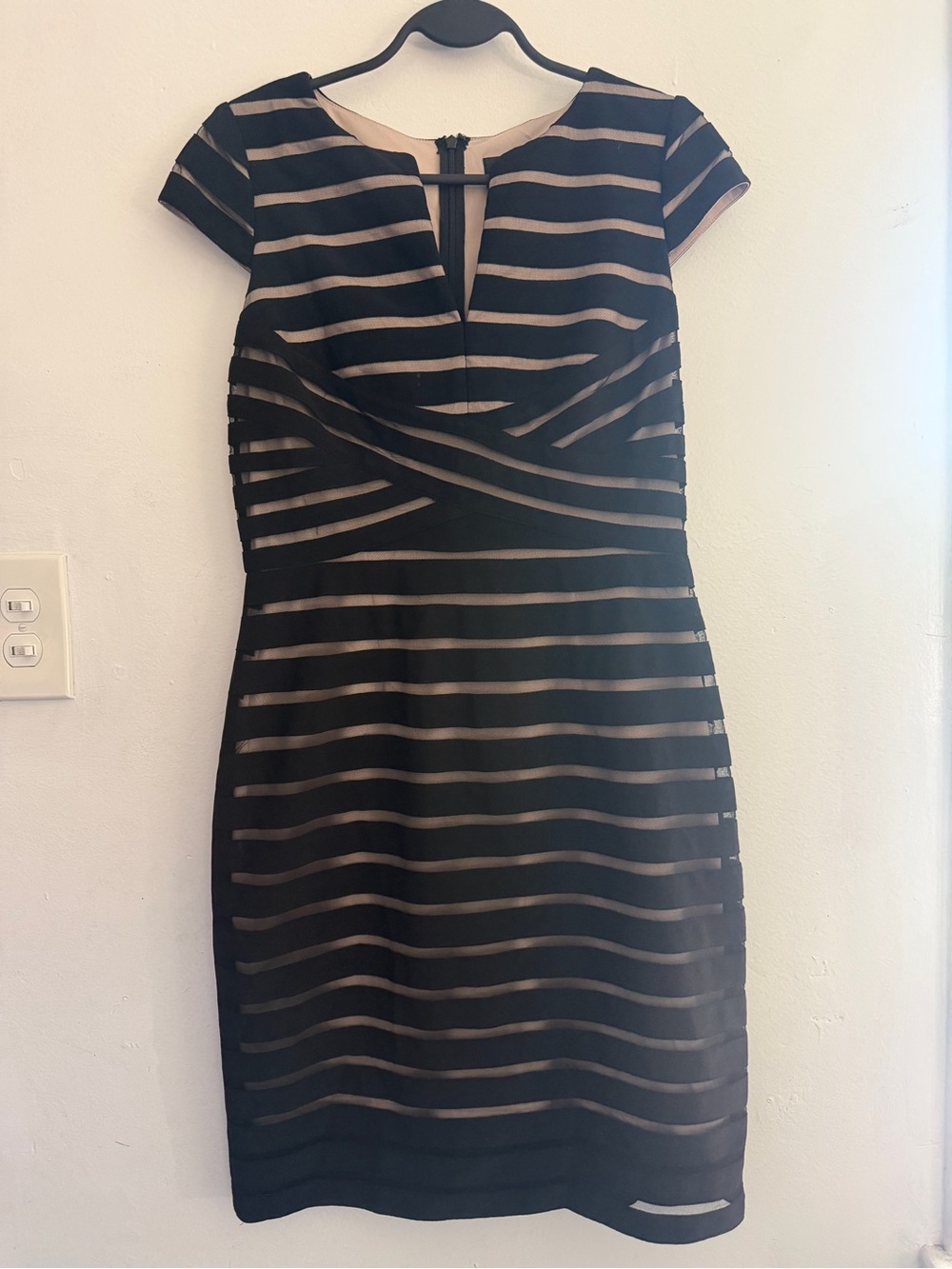 Adrianna Papell Black and Nude Striped Sheath Dress Size 8